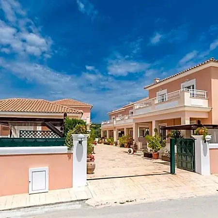 Lorenzo With Private Pool, 200m From The Beach, By Zantewize Отель
