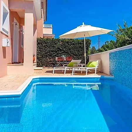 Hotel Lorenzo With Private Pool, 200m From The Beach, By Zantewize