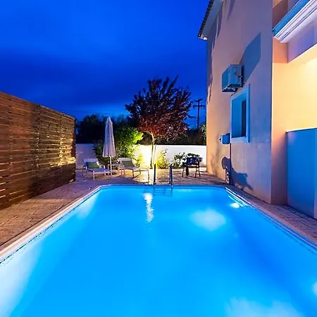 Lorenzo With Private Pool, 200m From The Beach, By Zantewize 酒店