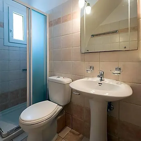Отель Lorenzo With Private Pool, 200m From The Beach, By Zantewize Закинтос