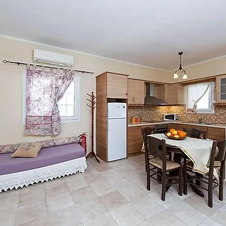Lorenzo With Private Pool, 200m From The Beach, By Zantewize 4* Закинтос