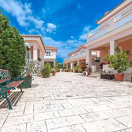 Lorenzo With Private Pool, 200m From The Beach, By Zantewize Отель Закинтос